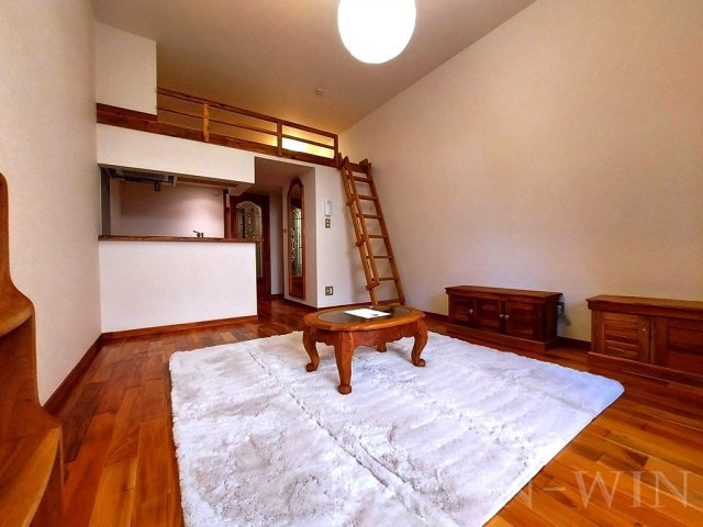 セザンヌ南栄の居間・リビング