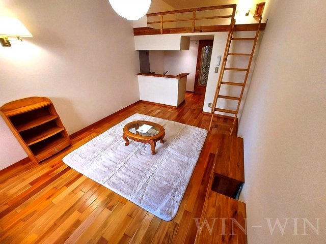 セザンヌ南栄の居間・リビング