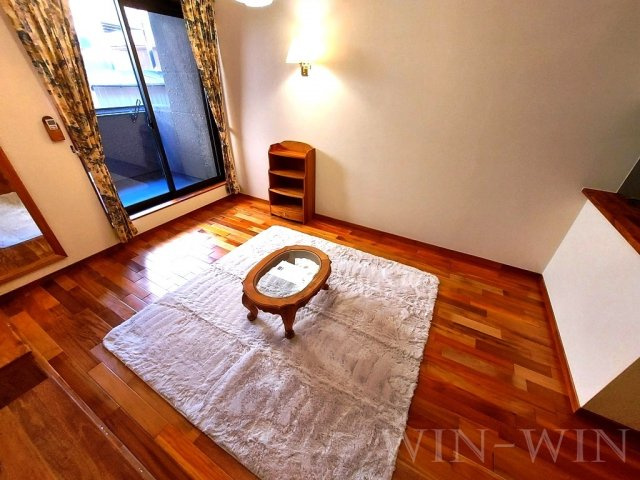 セザンヌ南栄の居間・リビング