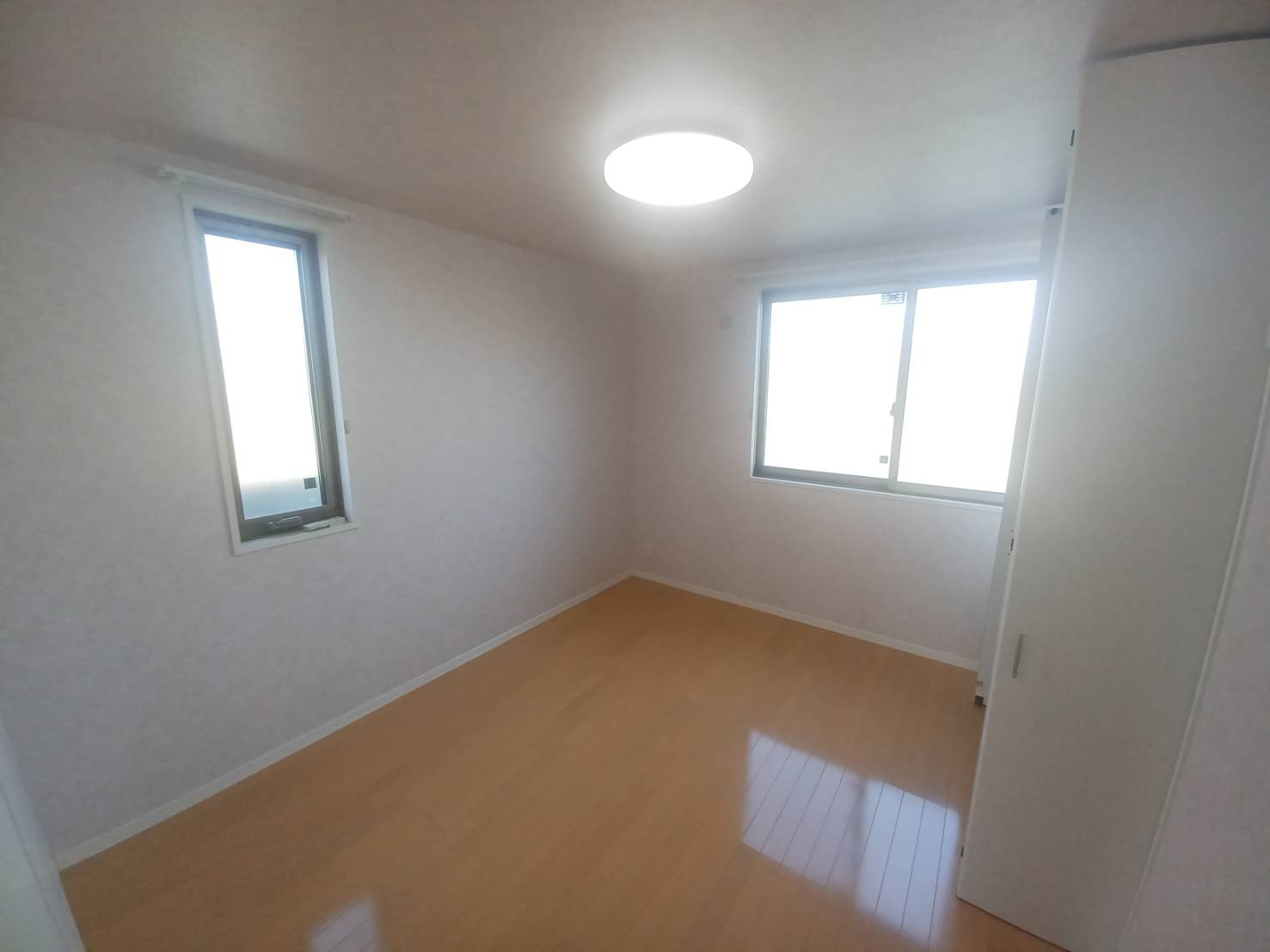 メゾンルチアの洋室