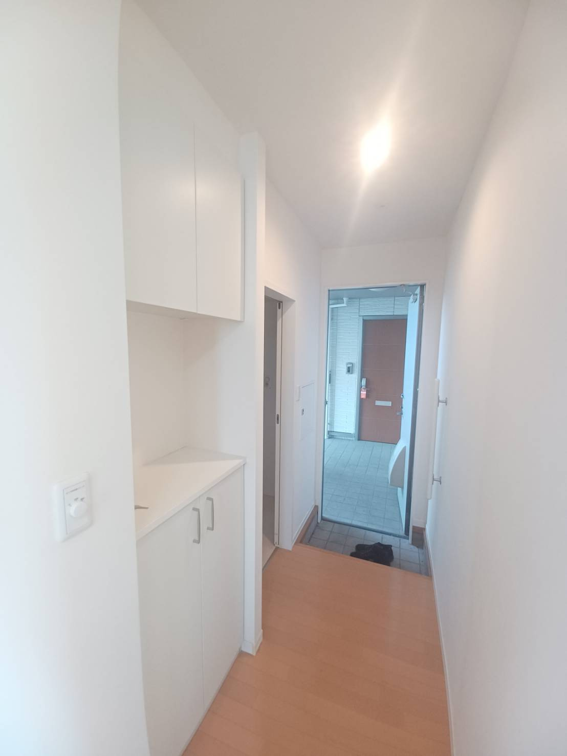 メゾンルチアの玄関