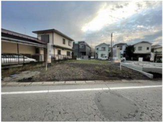 【前面道路含む現地写真】 | 区画②：80㎡／必要以上に建物ボリュームが必要なければ、こちらの整形地区画がお勧めです！多少コンパクトですが、その分価格も抑えられているので資金計画も組み立てやすい物件です☆