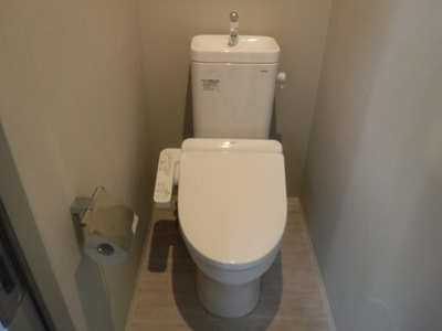 【トイレ】 | コンポジット元住吉 | 反転のお部屋の参考写真となります。