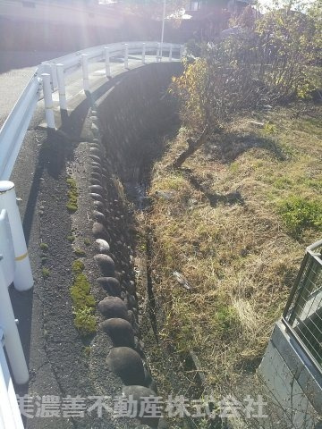 ５４３２９　岐阜市長良西山前土地の外観