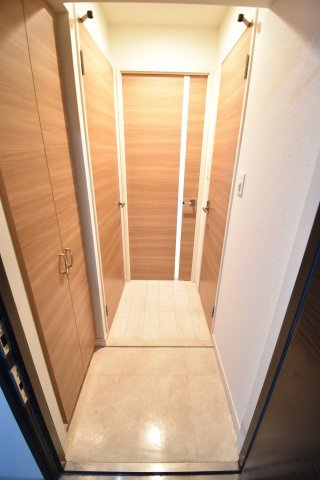 スプランディッド難波の玄関