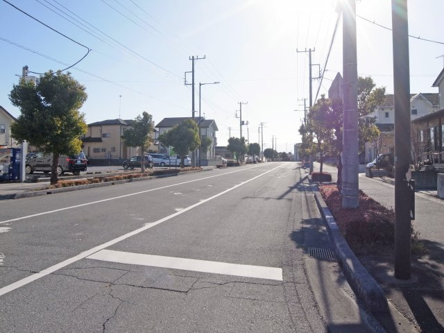 比企郡滑川町月の輪４丁目 土地５２坪の前面道路含む現地写真