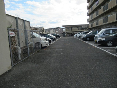 【駐車場】 | スカイガーデン東大阪（荒本賃貸） | 駐車スペースもあります