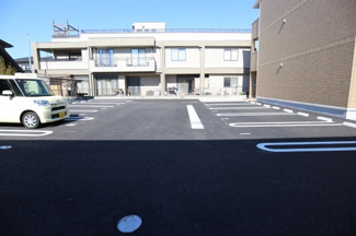 【駐車場】
