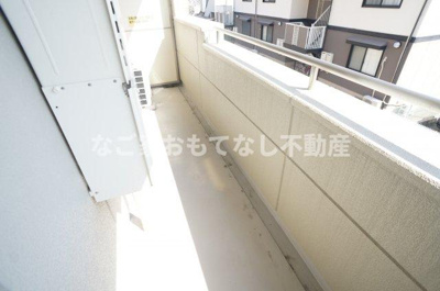 【バルコニー】 | シャン ドゥ フルール | お問合せはなご家おもてなし不動産へ。シャンドゥフルール