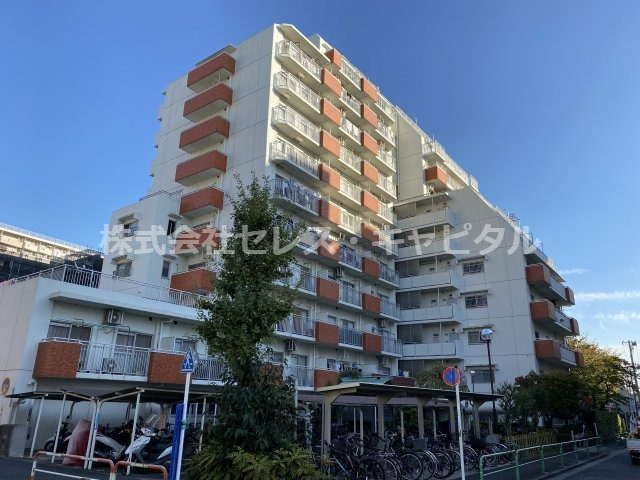 トーカンマンション大島C棟の外観