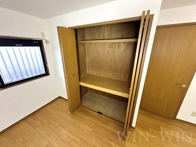 ハイム牛川通の収納