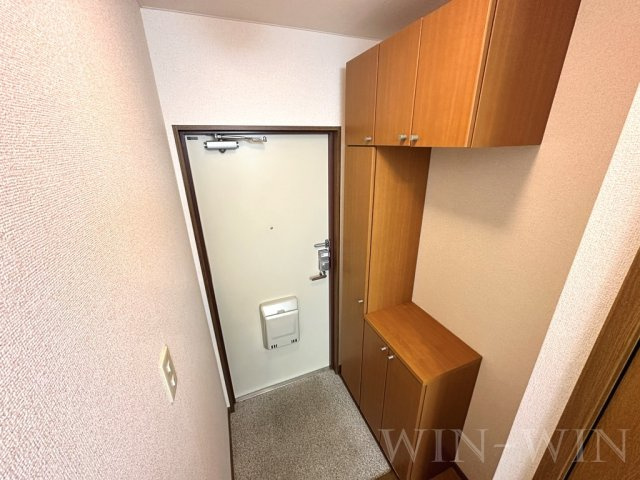 ハイム牛川通の玄関