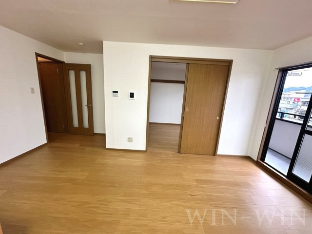 ハイム牛川通の居間・リビング