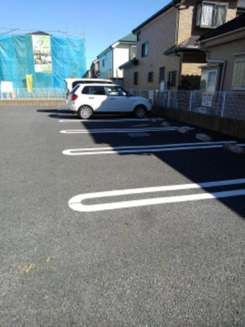 サンテシャルムの駐車場