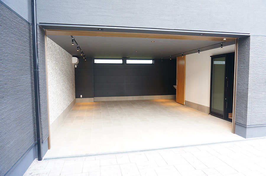 【ガレージハウス】inCELL木更津 THE Luxuryの駐車場|ガレージ