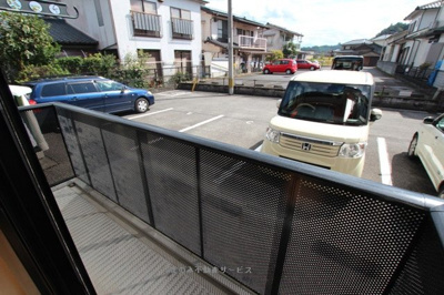 【展望】 | グラシアスＡ棟 | バルコニーが広いです。
グラシアスA棟102号室　2015年10月11日撮影