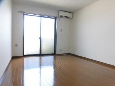 アムールKuraganoの居間・リビング|洋室