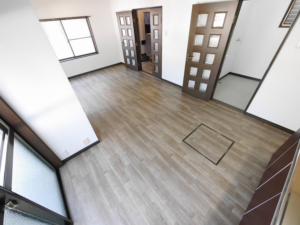 長田区西山町4丁目10-6戸建の居間・リビング