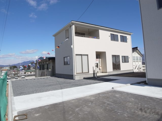 新築　吉岡町南下第6　クレイドルガーデン　1号棟の前面道路含む現地写真|現地写真　西側道路