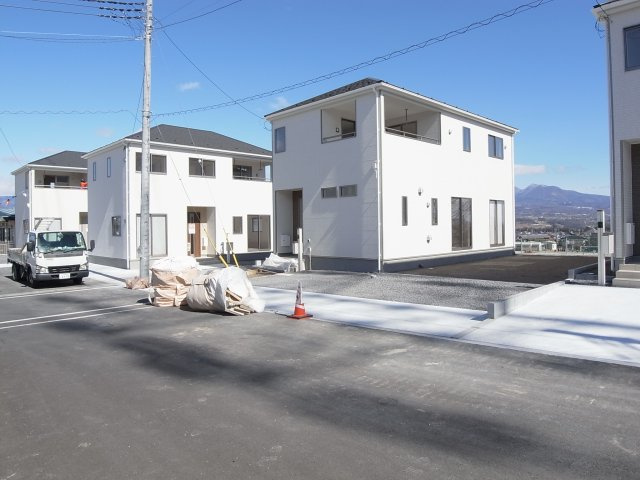 新築　吉岡町南下第6　クレイドルガーデン　3号棟の前面道路含む現地写真|現地写真　西側道路
