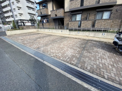 【駐車場】 | バーンホーフ・サカ