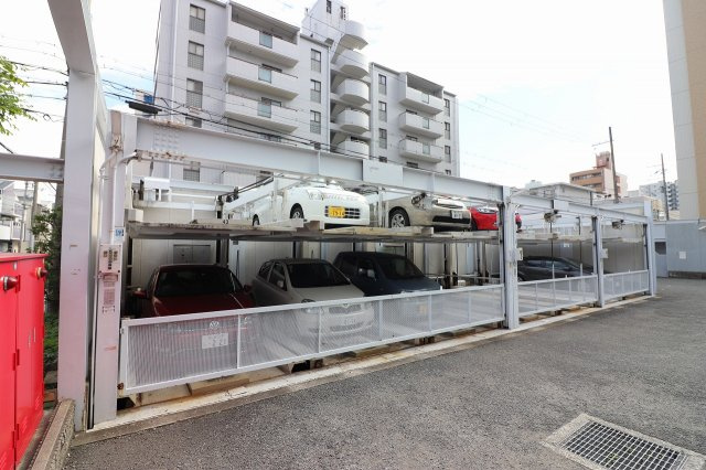 【駐車場】 | パードレ関目 | 車をお持ちの方に嬉しい駐車場付きの物件です