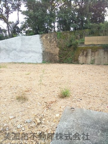 ５９８１６　岐阜市上加納山土地の外観