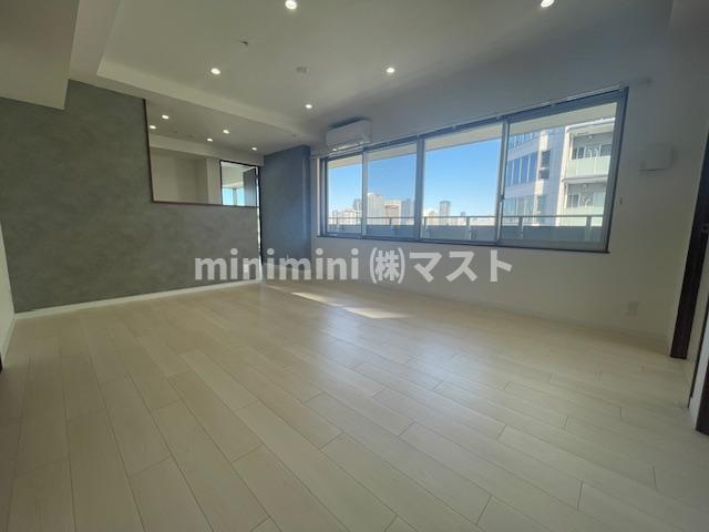 クロスレジデンス大阪新町の居間・リビング