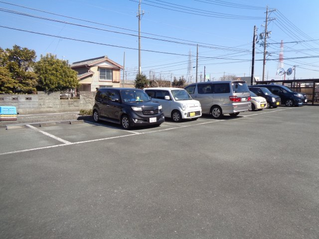 スーフル・フレーの駐車場