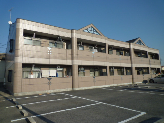 総社市溝口のアパートの外観
