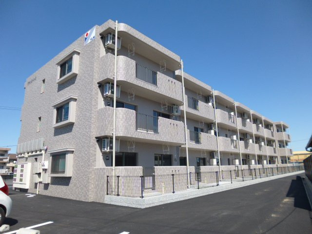 総社市井手の賃貸マンションの外観