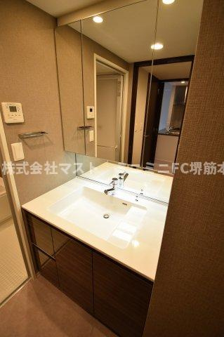 シティタワー大阪本町の洗面所