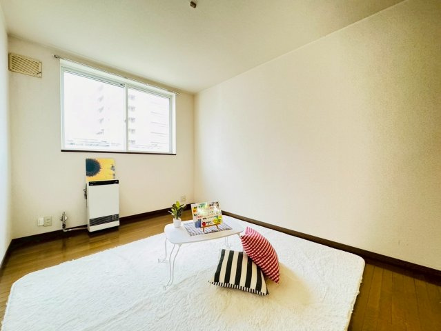 【居間・リビング】 | JPコート元町西 | おしゃれな居間です