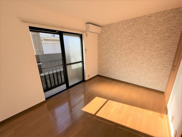 【居間・リビング】 | Bフラット | フローリング6帖