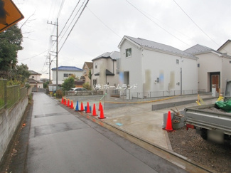 【前面道路含む現地写真】