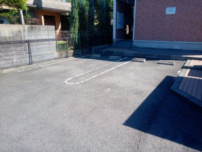 【駐車場】 | ラピスラズリ