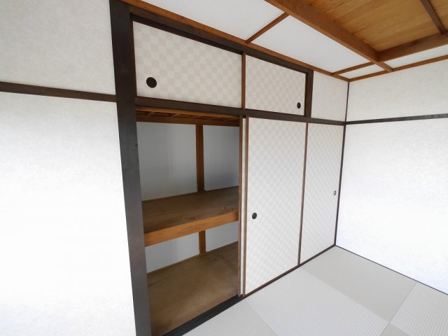 鈴蘭台東町2丁目戸建の収納
