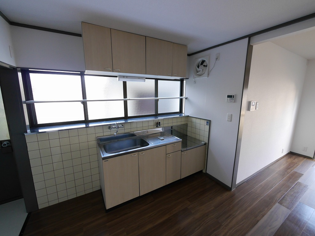 鈴蘭台東町2丁目戸建のキッチン
