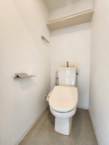 ディアコート八木のトイレ|温水洗浄機能付きのトイレ