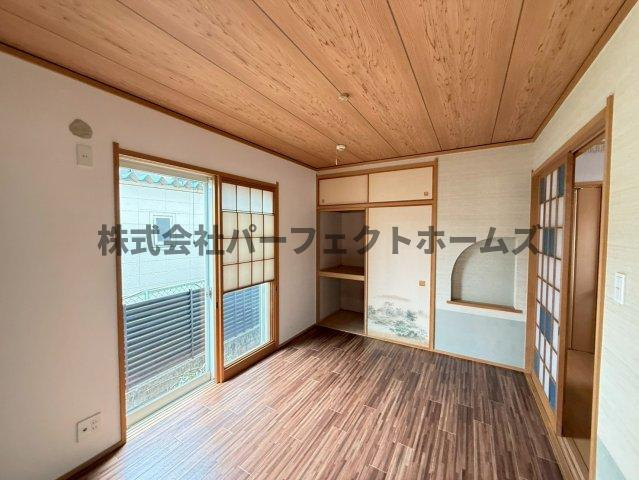 私部西4丁目戸建　賃貸の和室|日本らしい落ち着いた雰囲気の和室です