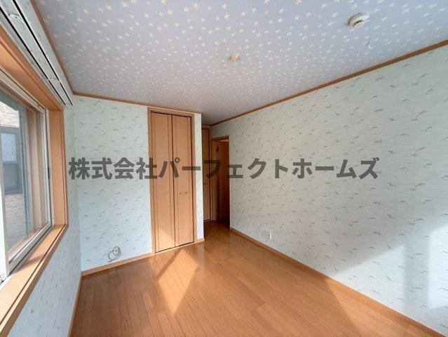 私部西4丁目戸建　賃貸の洋室|コンパクトで使いやすい洋室です