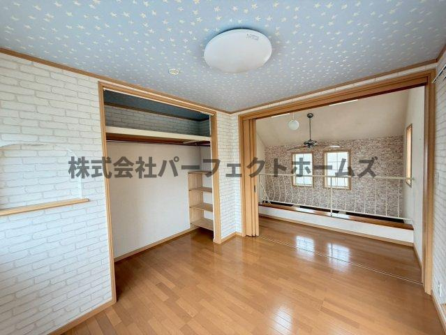 私部西4丁目戸建　賃貸の洋室|ゆったりした洋室です