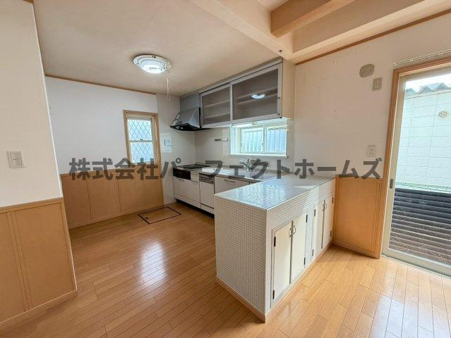 私部西4丁目戸建　賃貸のキッチン|お料理しやすいキッチンです