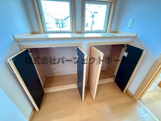 私部西4丁目戸建　賃貸の収納|便利な収納スペースです