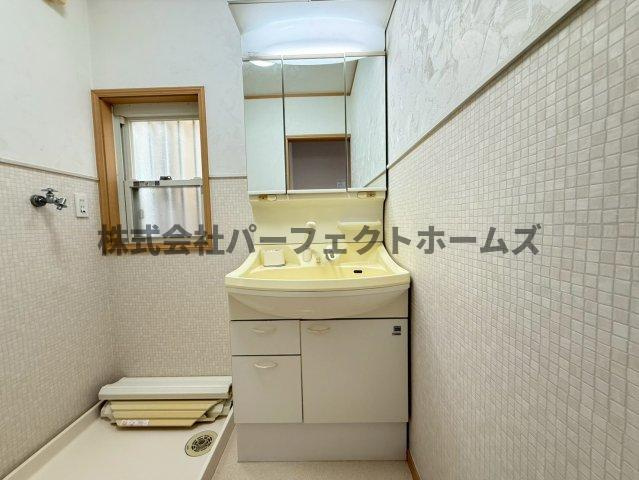 私部西4丁目戸建　賃貸の独立洗面台|独立洗面台、朝の身支度には欠かせません