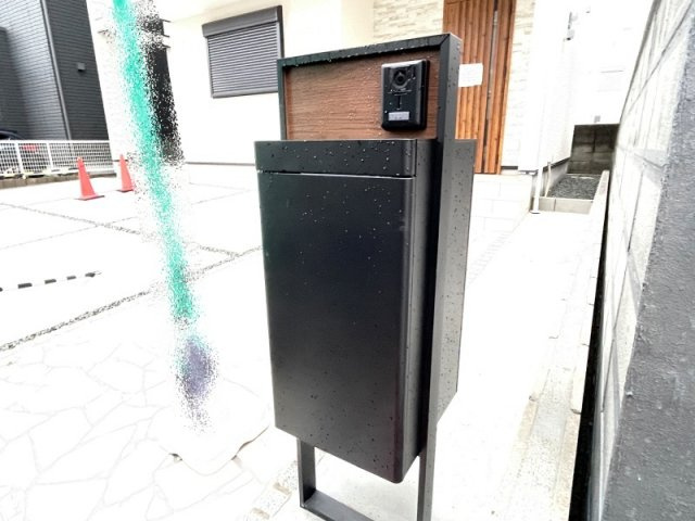 明石市西新町１丁目　新築戸建のエントランス