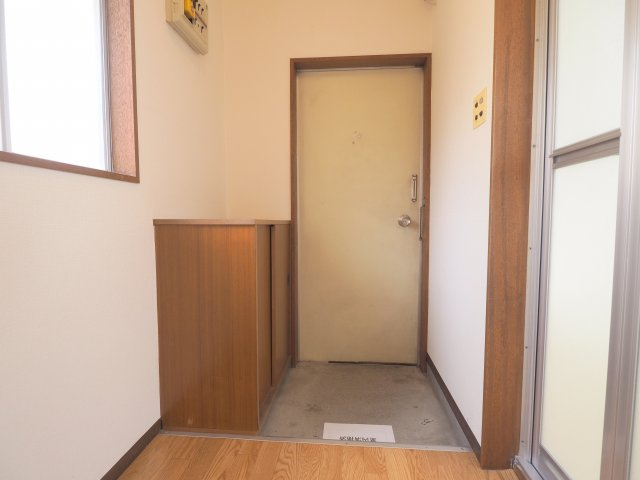 倉田ハイツの玄関