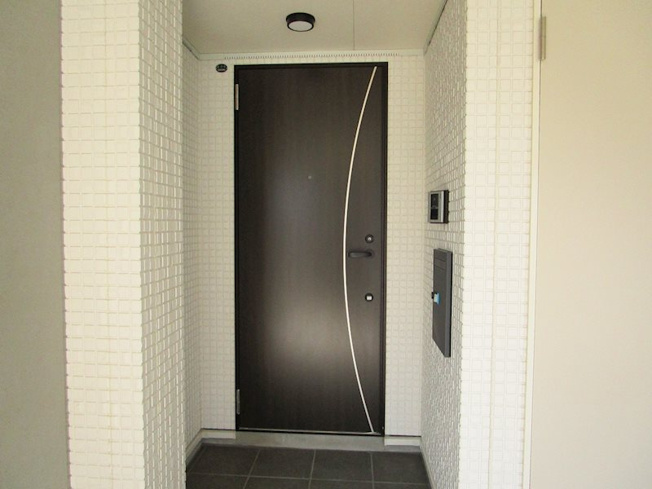 【玄関】 | ＬＩＦＥ　ＢＯＸ　ＭＯＴＯＭＩＹＡ | インナーガレージ内玄関