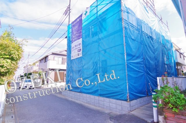 越谷市弥十郎新築戸建て　いつまでも快適に暮らせる住まい-FIRSTTOWNファーストタウン-の前面道路含む現地写真