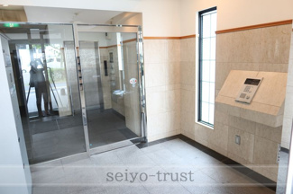 【エントランス】